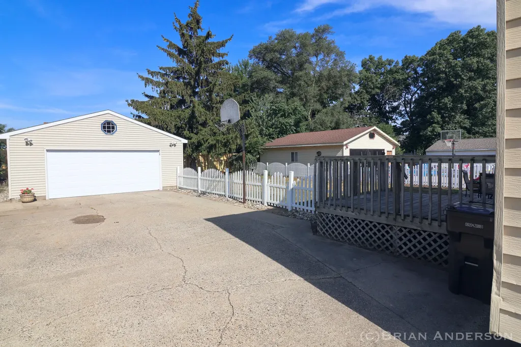 3551 Parkland Avenue SW Wyoming City MI 49509
