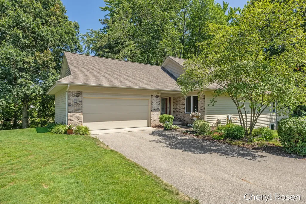 7036 Treetop Lane NE Cannon Township MI 49341