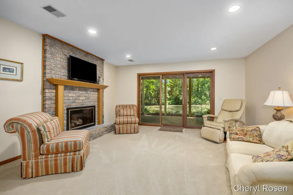 7036 Treetop Lane NE Cannon Township MI 49341