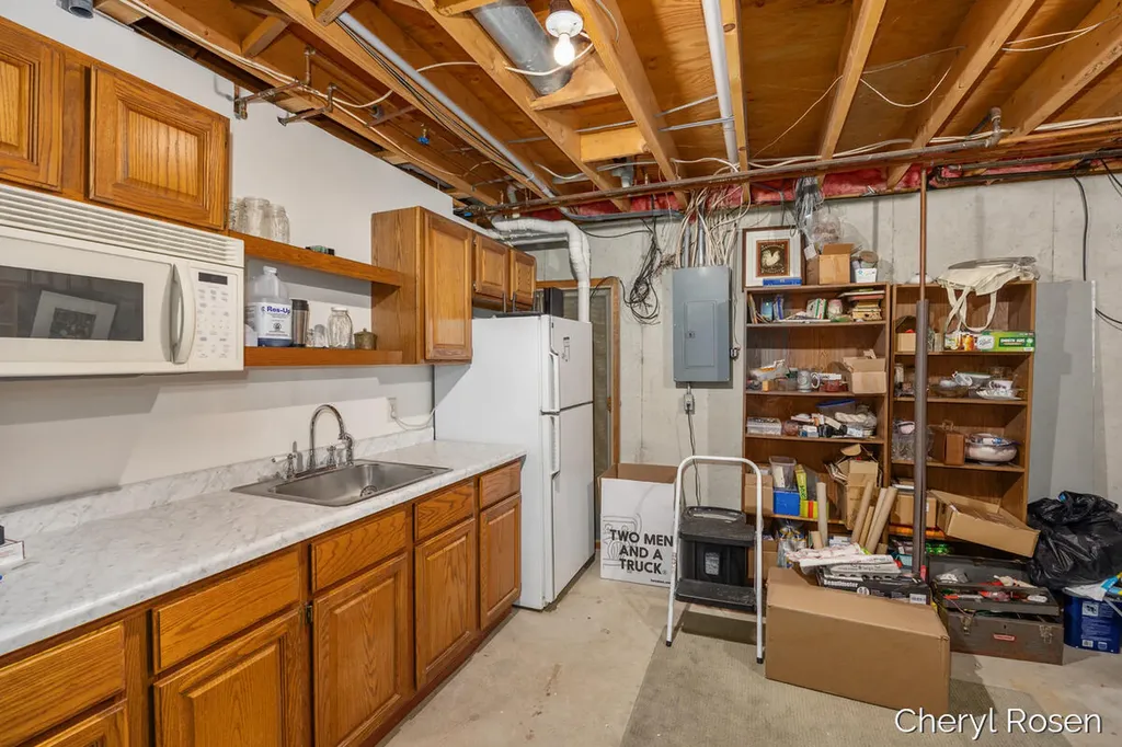 7036 Treetop Lane NE Cannon Township MI 49341