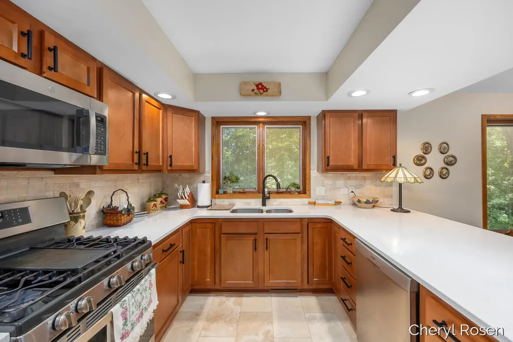 7036 Treetop Lane NE Cannon Township MI 49341