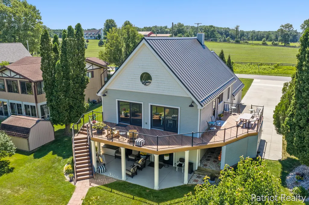 5683 E 92nd Street Croton Township MI 49337
