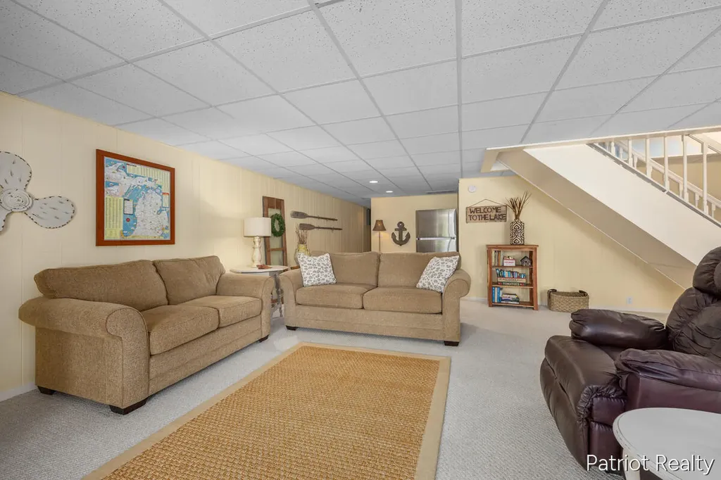 5683 E 92nd Street Croton Township MI 49337