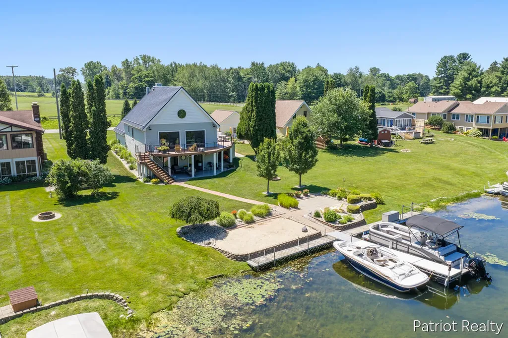5683 E 92nd Street Croton Township MI 49337