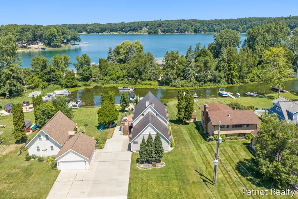 5683 E 92nd Street Croton Township MI 49337