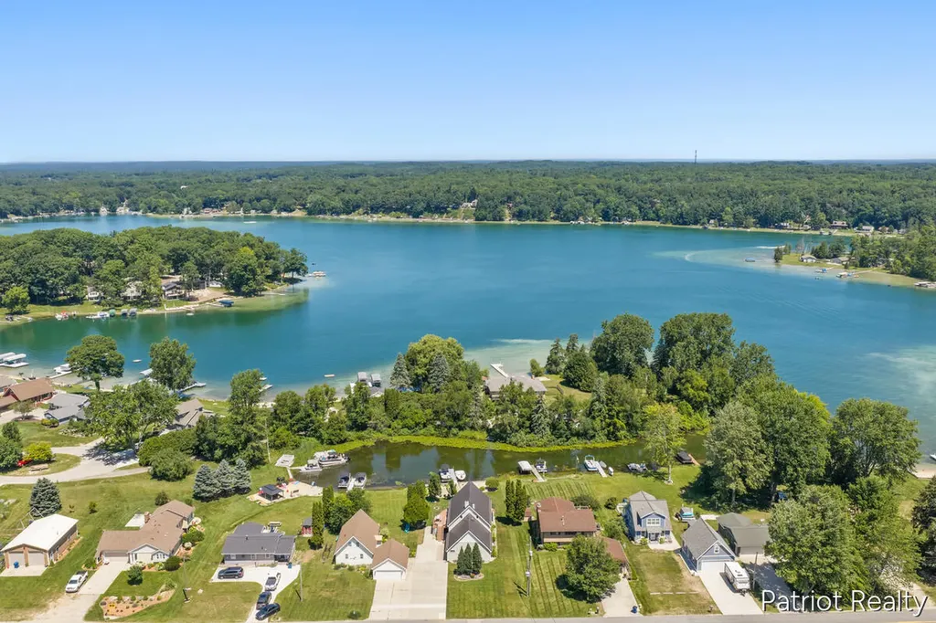 5683 E 92nd Street Croton Township MI 49337