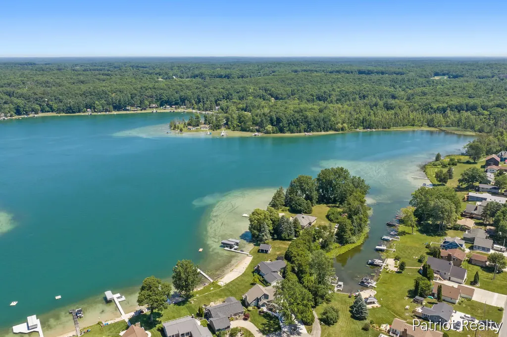 5683 E 92nd Street Croton Township MI 49337