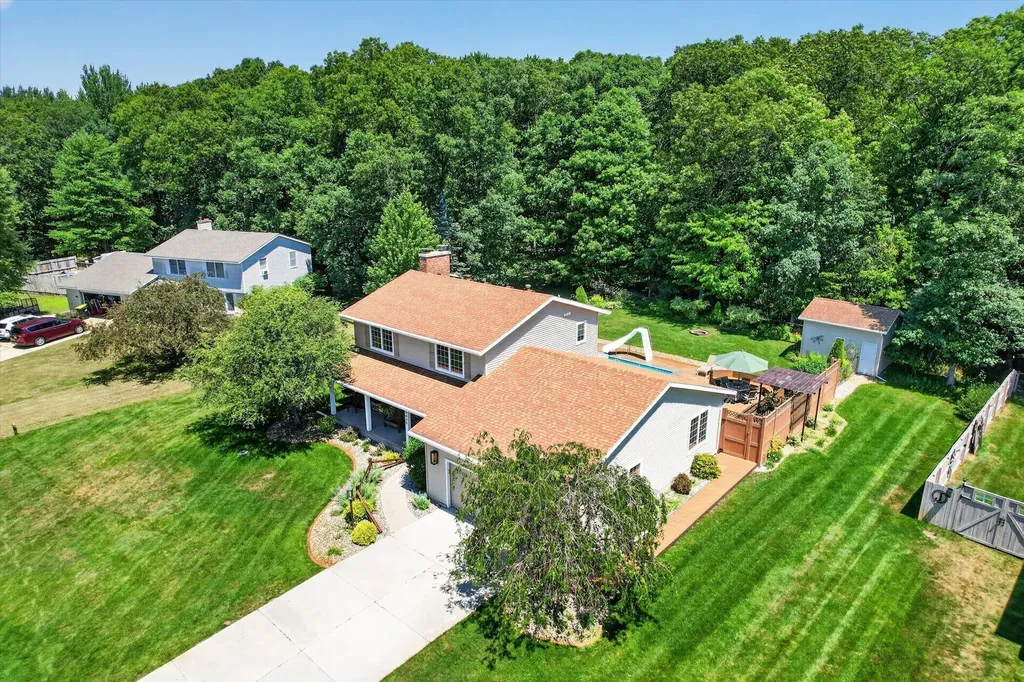 9625 Alfred Place Eureka Township MI 48838