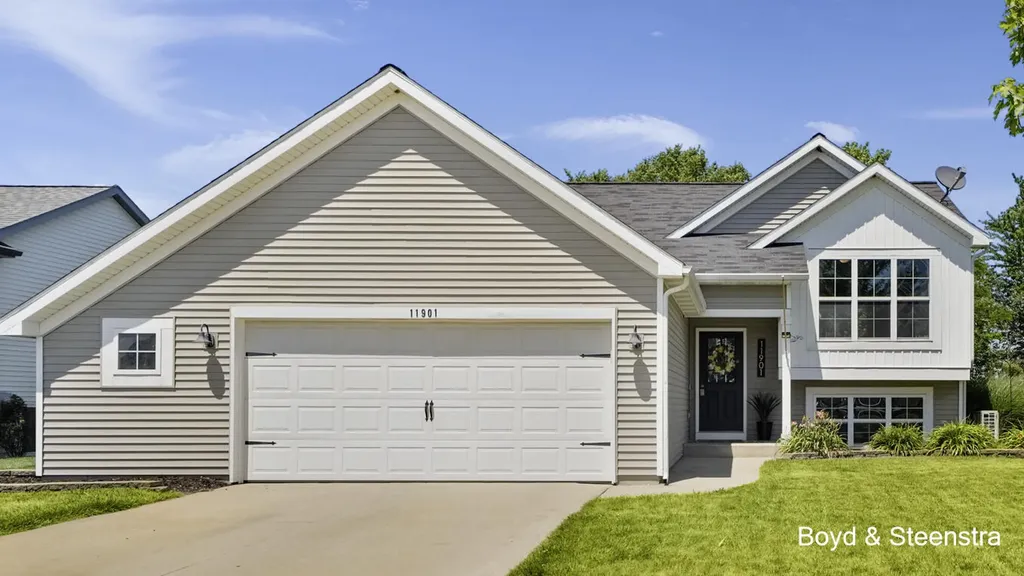 11901 Hickoryrow Drive Holland Charter Township MI 49424
