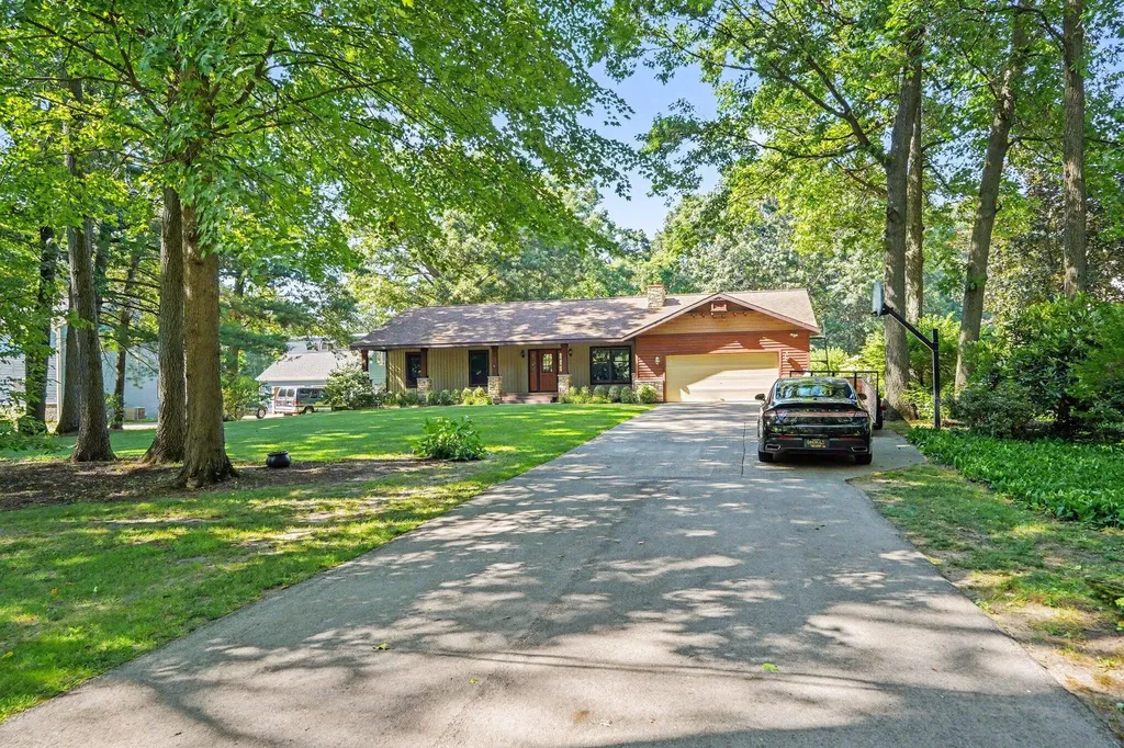 15843 Brucker Street Grand Haven Charter Township MI 49417