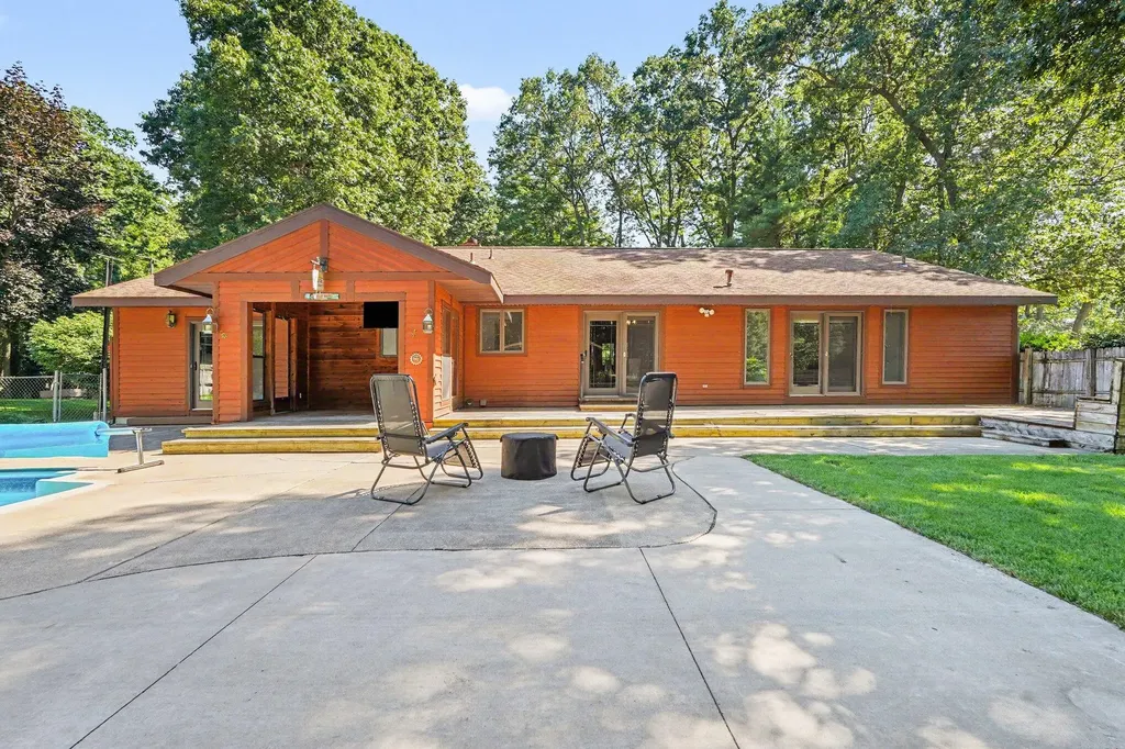 15843 Brucker Street Grand Haven Charter Township MI 49417
