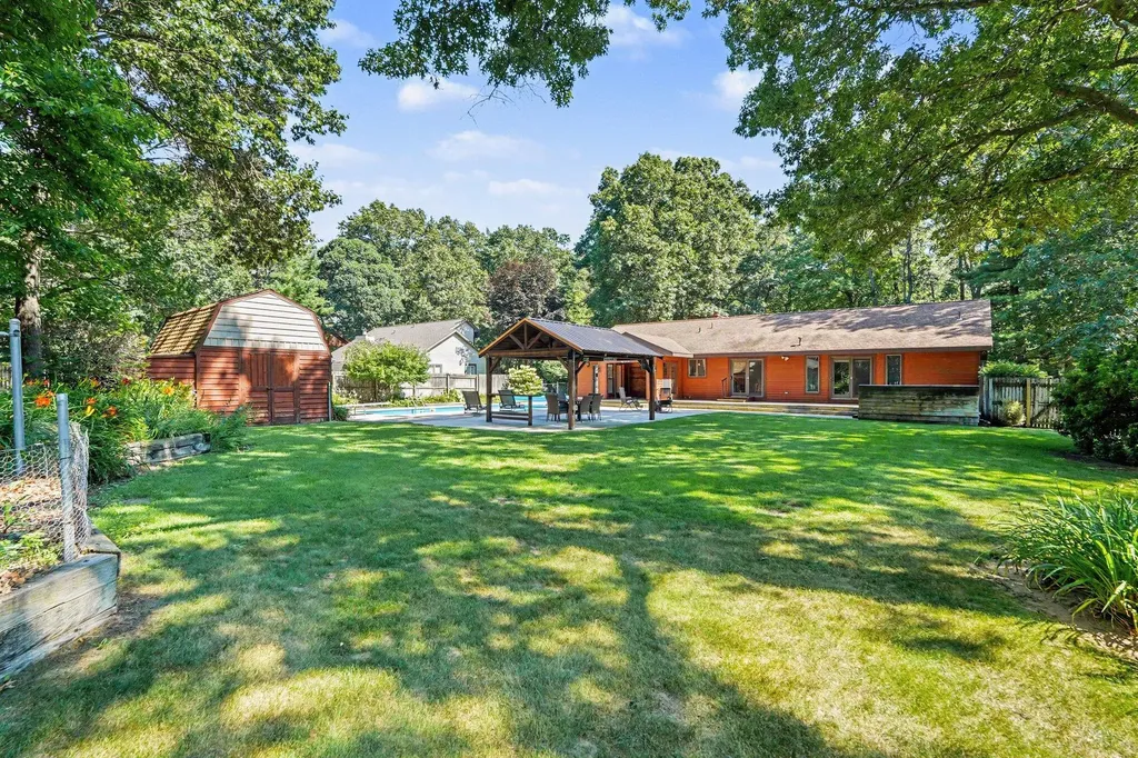 15843 Brucker Street Grand Haven Charter Township MI 49417