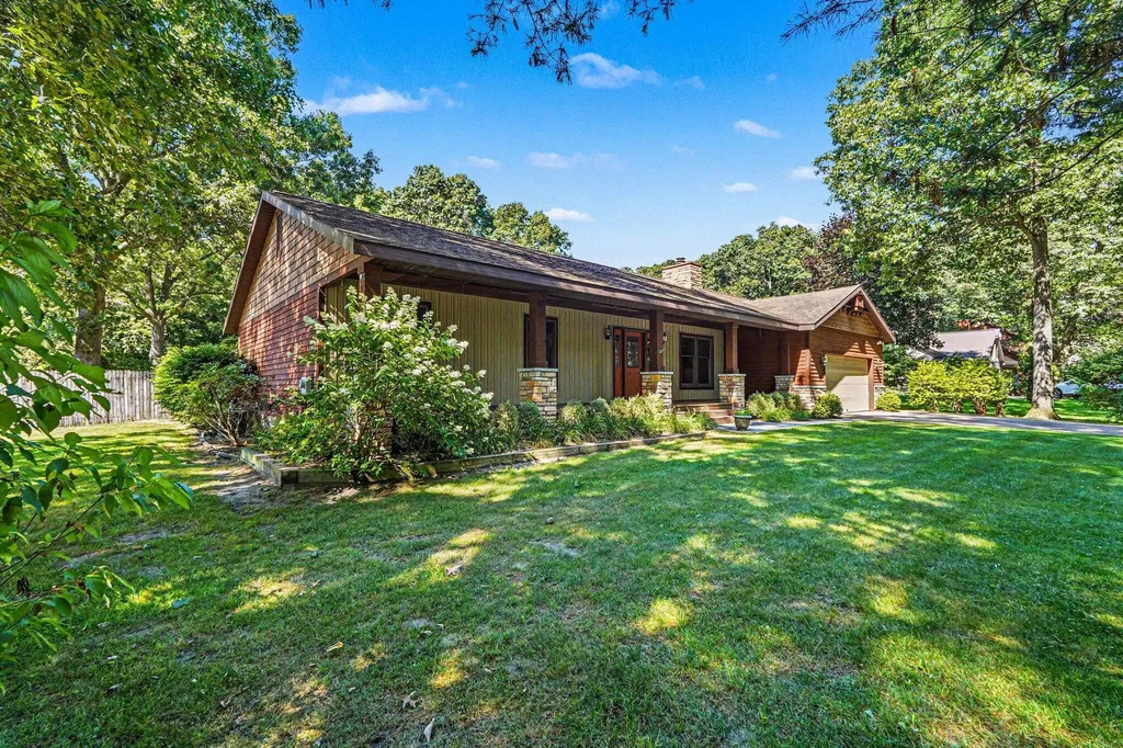 15843 Brucker Street Grand Haven Charter Township MI 49417