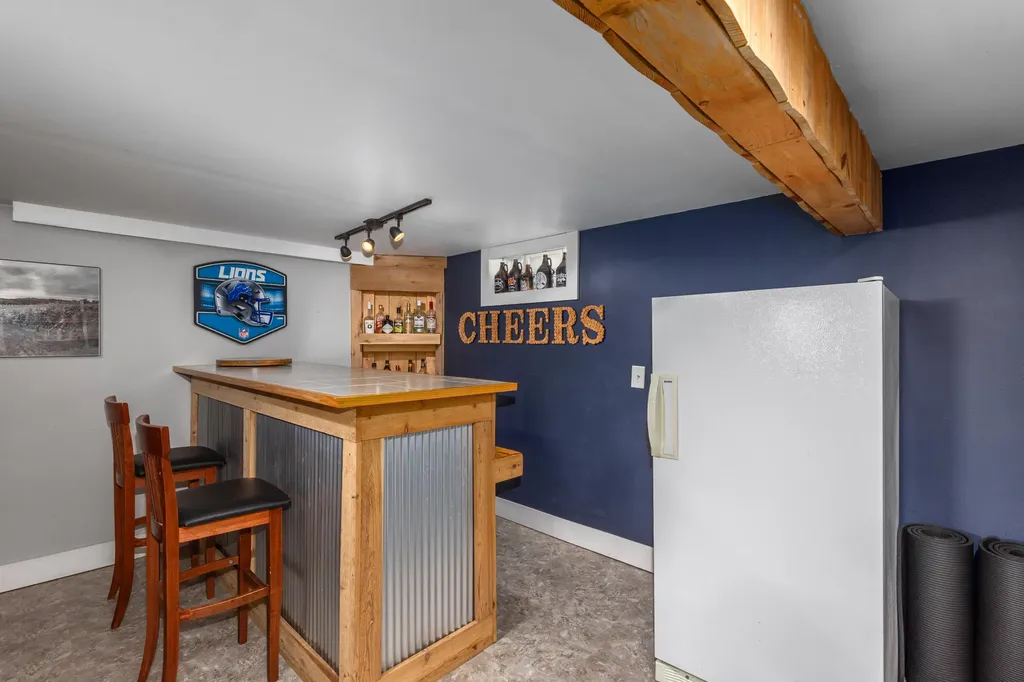 1001 Coventry Drive NW Walker City MI 49544