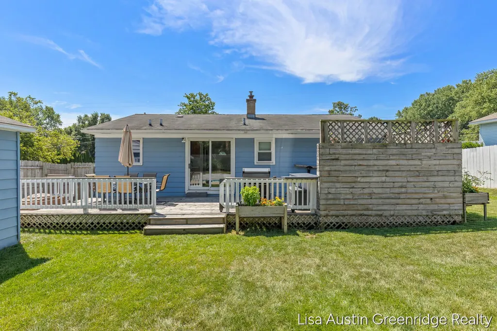 1001 Coventry Drive NW Walker City MI 49544