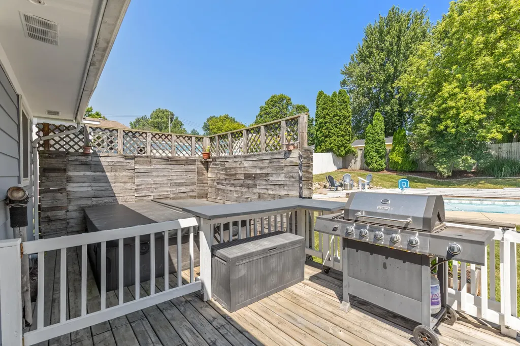 1001 Coventry Drive NW Walker City MI 49544