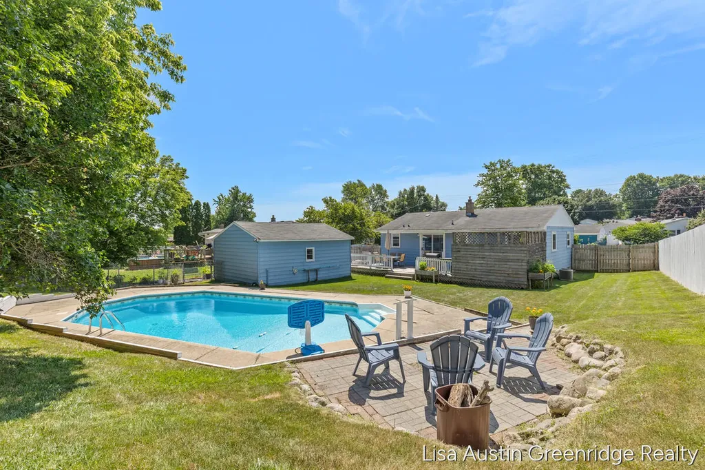 1001 Coventry Drive NW Walker City MI 49544