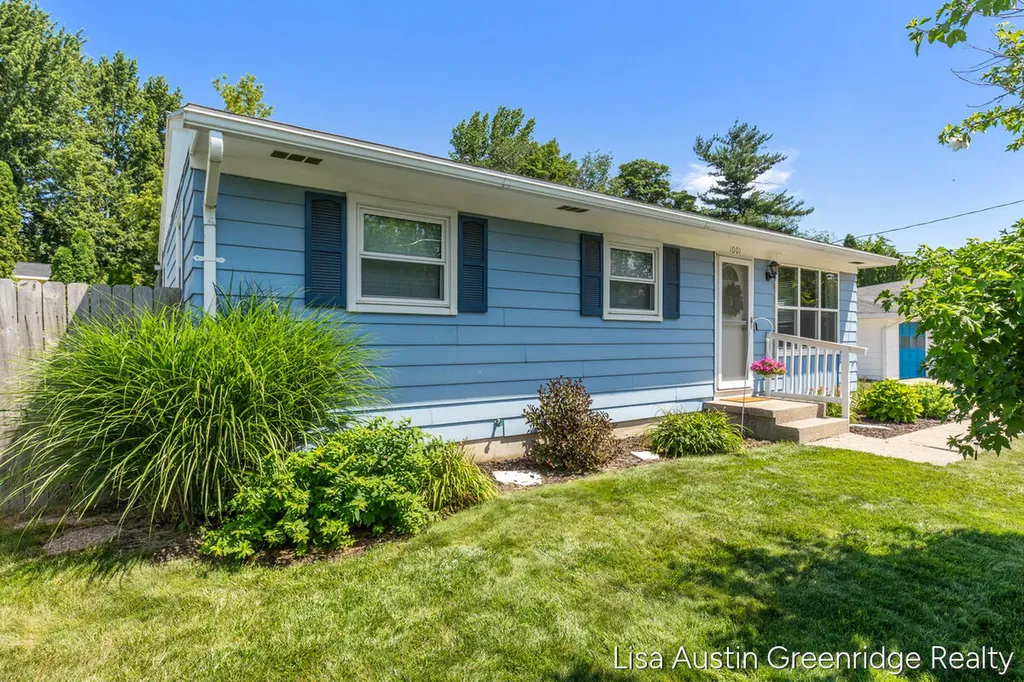 1001 Coventry Drive NW Walker City MI 49544