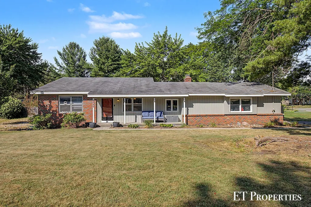 2440 Saratoga Drive NE Plainfield Charter Township MI 49525