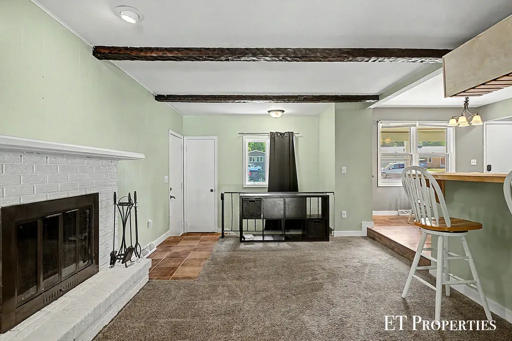 2440 Saratoga Drive NE Plainfield Charter Township MI 49525