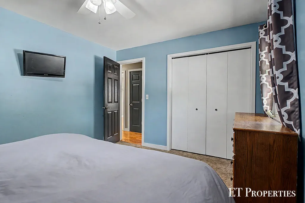 2440 Saratoga Drive NE Plainfield Charter Township MI 49525