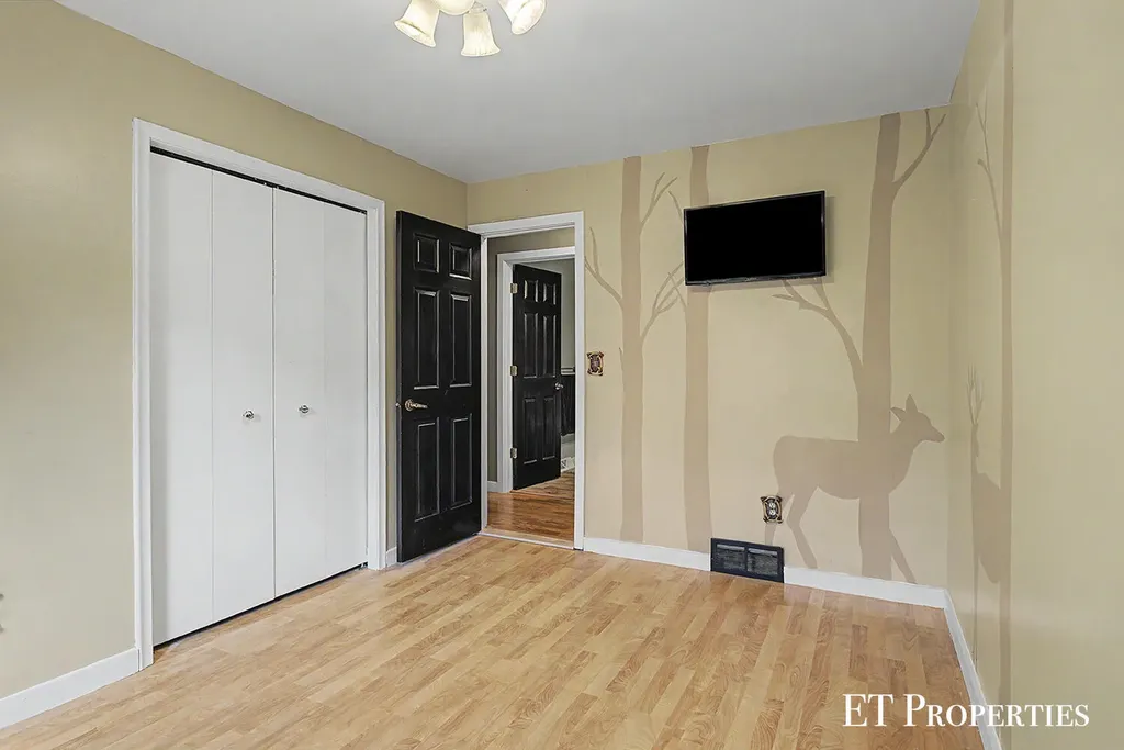 2440 Saratoga Drive NE Plainfield Charter Township MI 49525