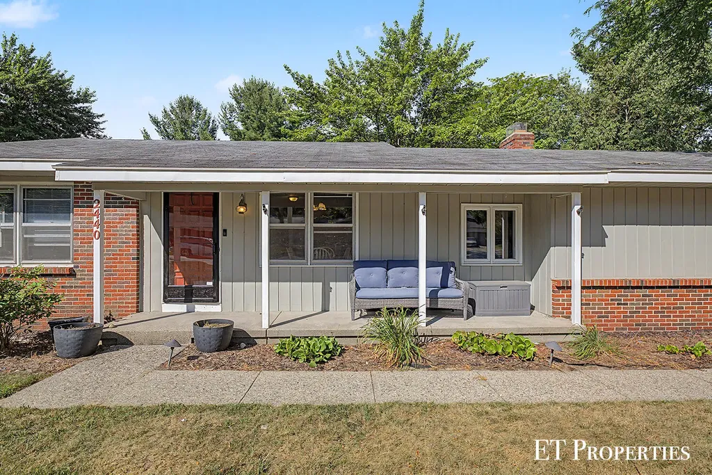 2440 Saratoga Drive NE Plainfield Charter Township MI 49525
