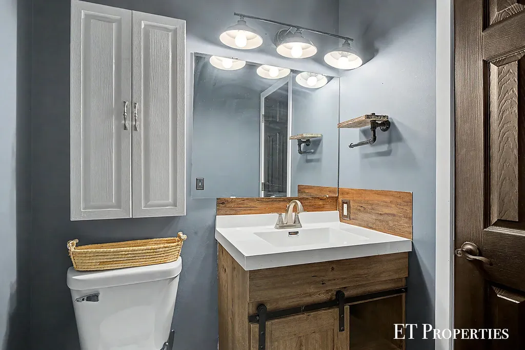 2440 Saratoga Drive NE Plainfield Charter Township MI 49525