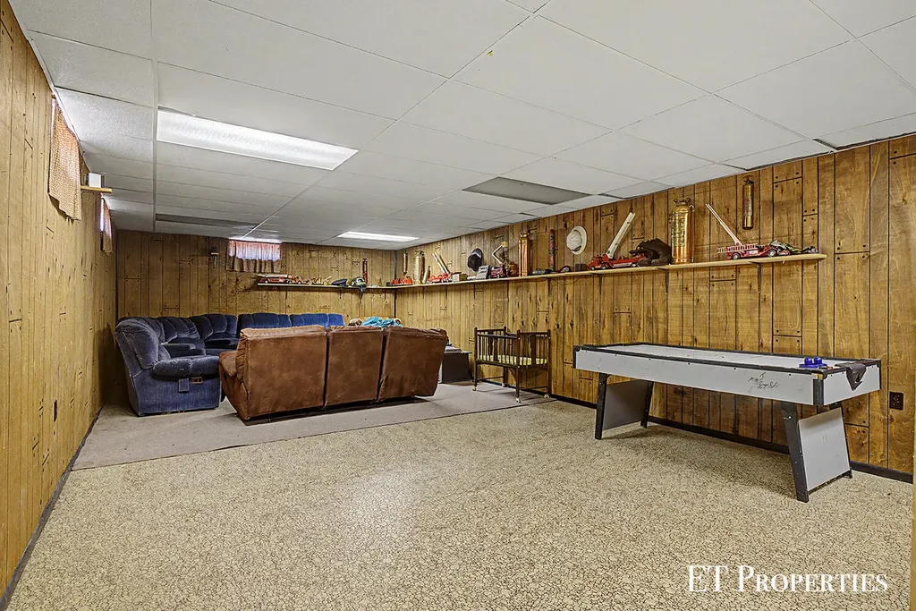 2440 Saratoga Drive NE Plainfield Charter Township MI 49525