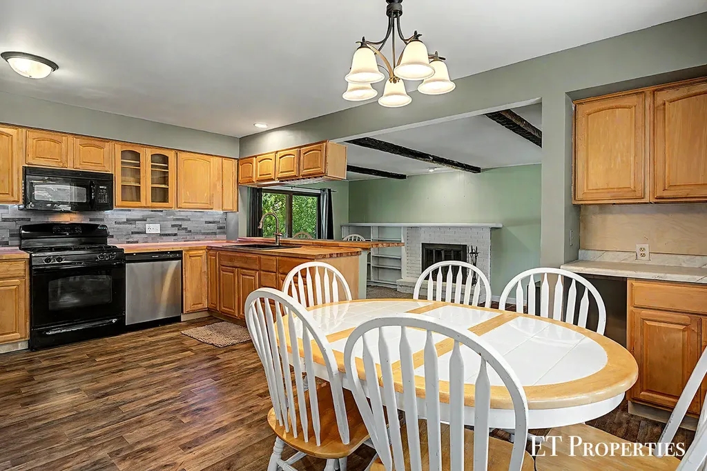 2440 Saratoga Drive NE Plainfield Charter Township MI 49525