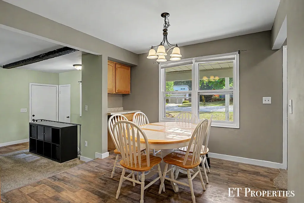2440 Saratoga Drive NE Plainfield Charter Township MI 49525