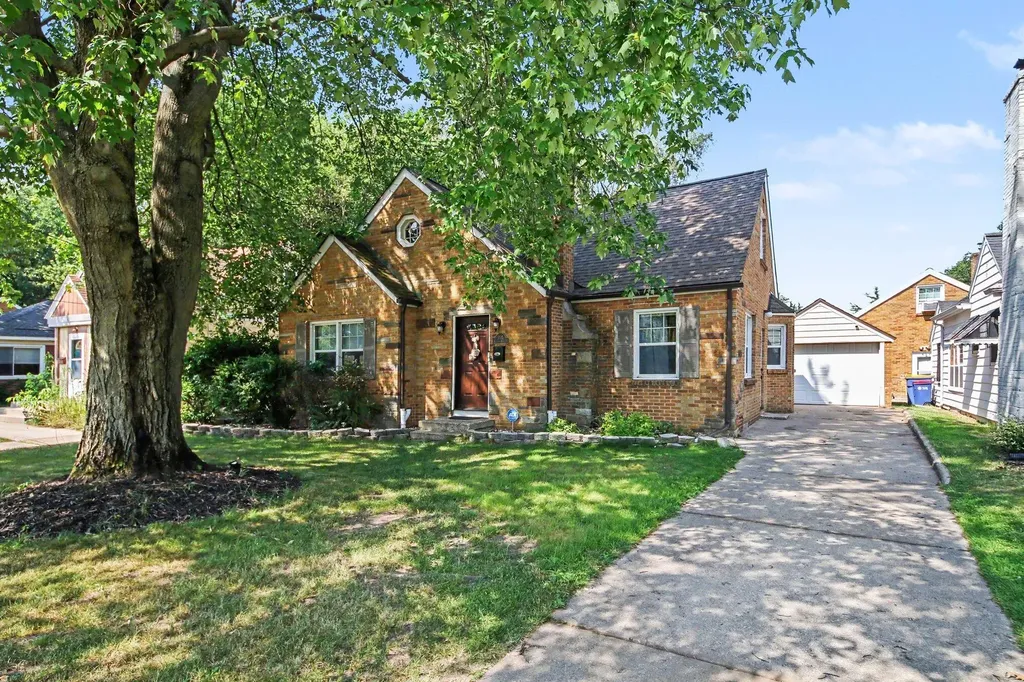 2515 Eastern Avenue SE Grand Rapids City MI 49507