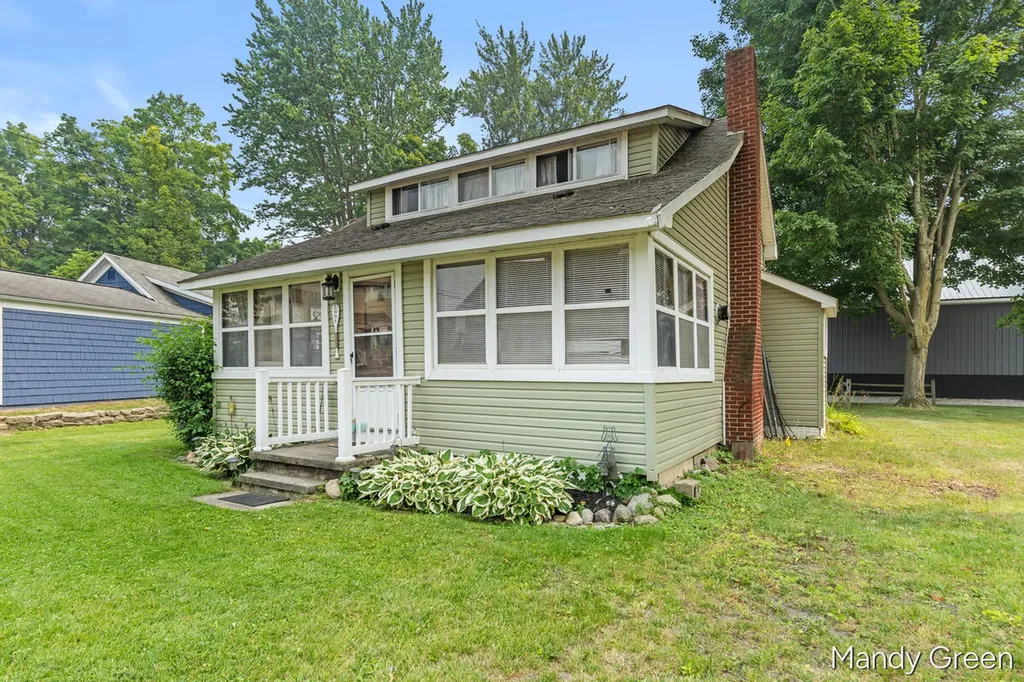 2004 Mildred Street Crystal Township MI 48818