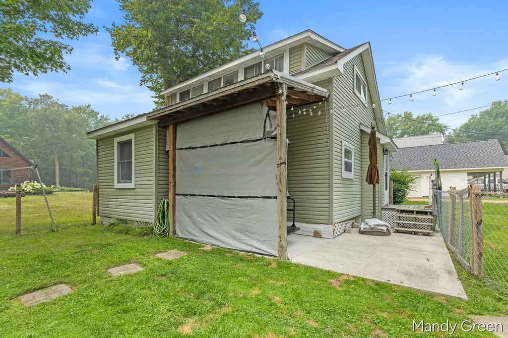 2004 Mildred Street Crystal Township MI 48818
