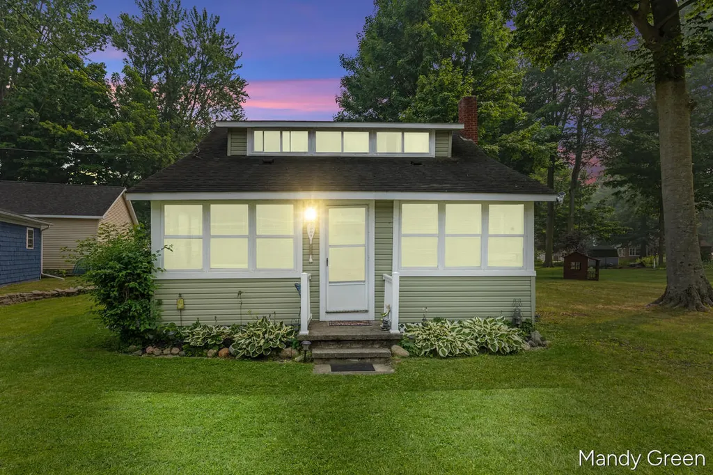2004 Mildred Street Crystal Township MI 48818