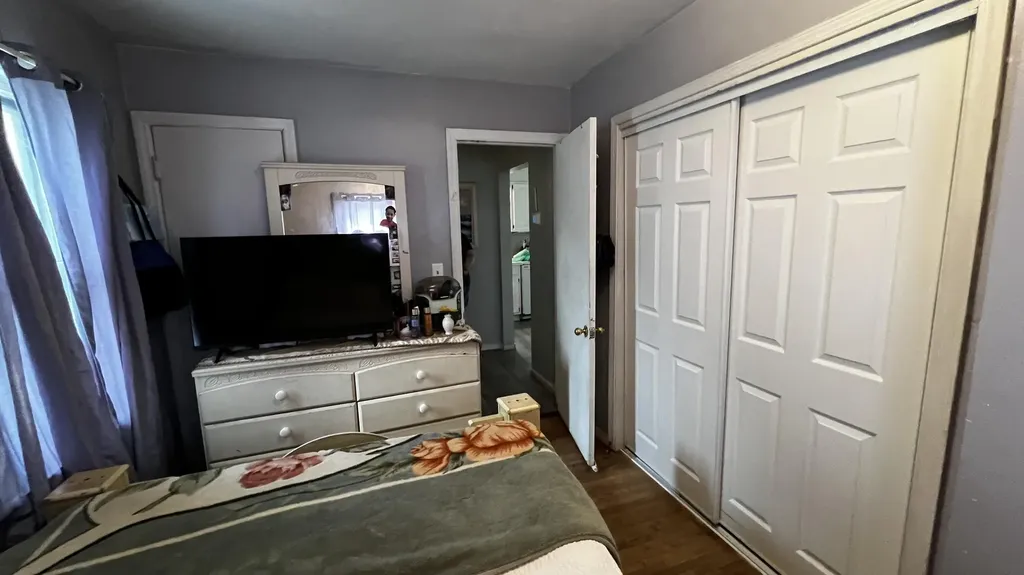 3256 Hillcroft Avenue SW Wyoming City MI 49548