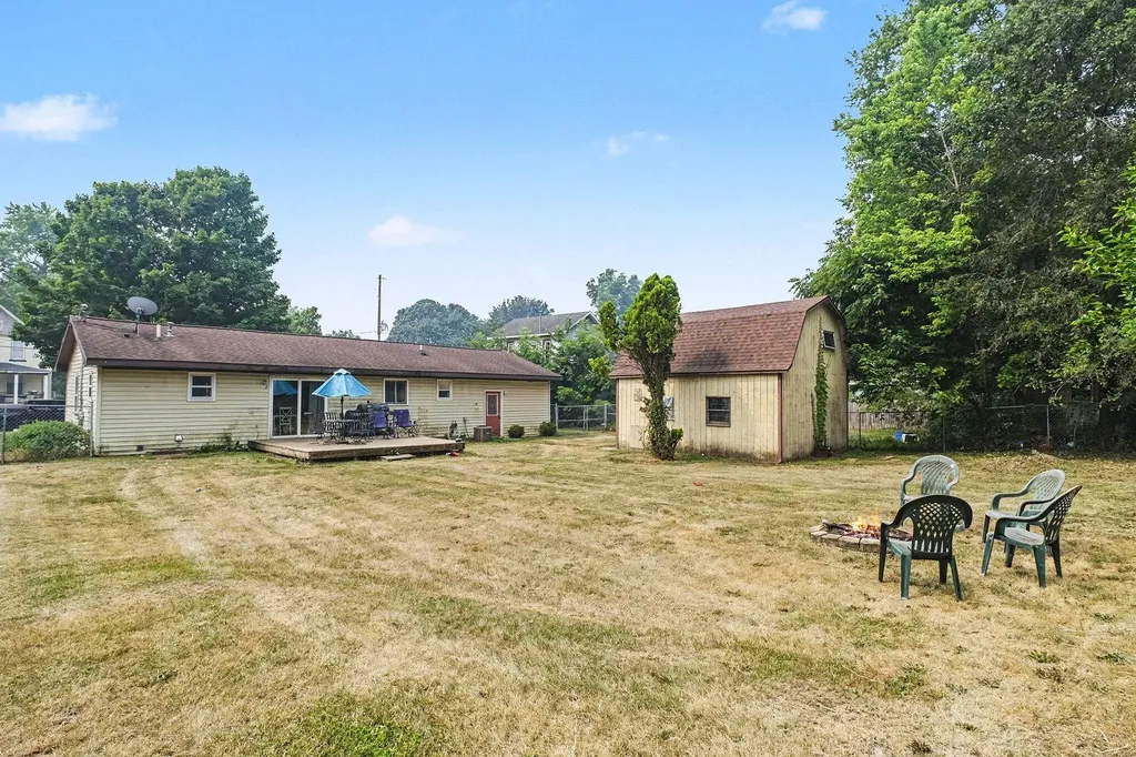 326 E Adams Street Ionia City MI 48846