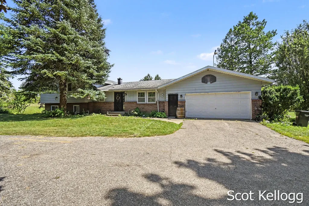 4118 16th Street Dorr Township MI 49323
