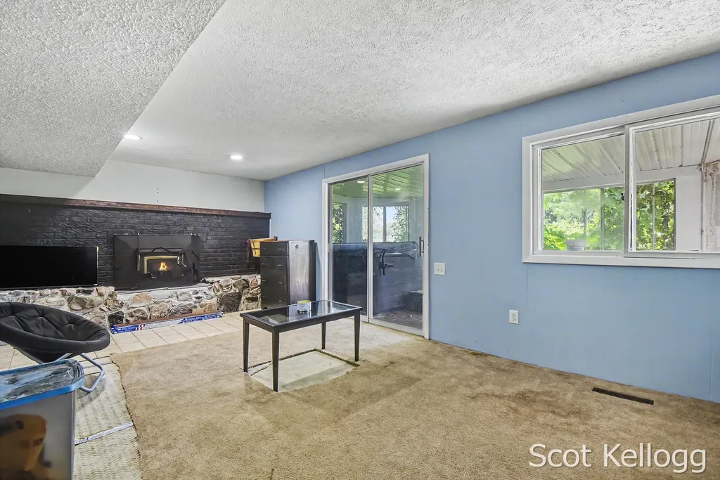 4118 16th Street Dorr Township MI 49323