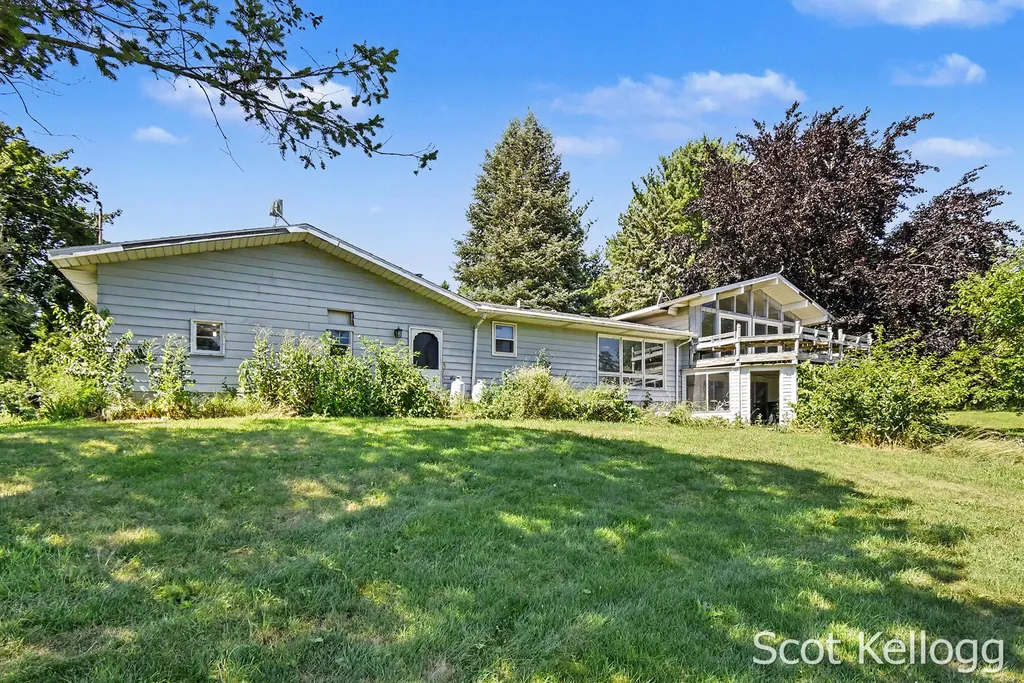 4118 16th Street Dorr Township MI 49323