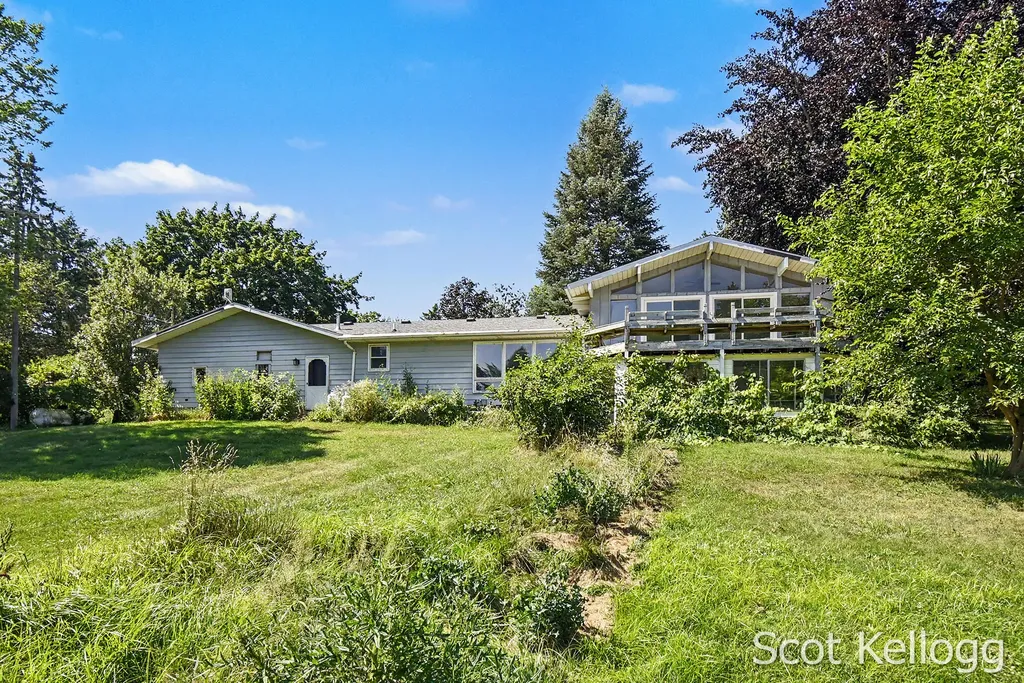 4118 16th Street Dorr Township MI 49323