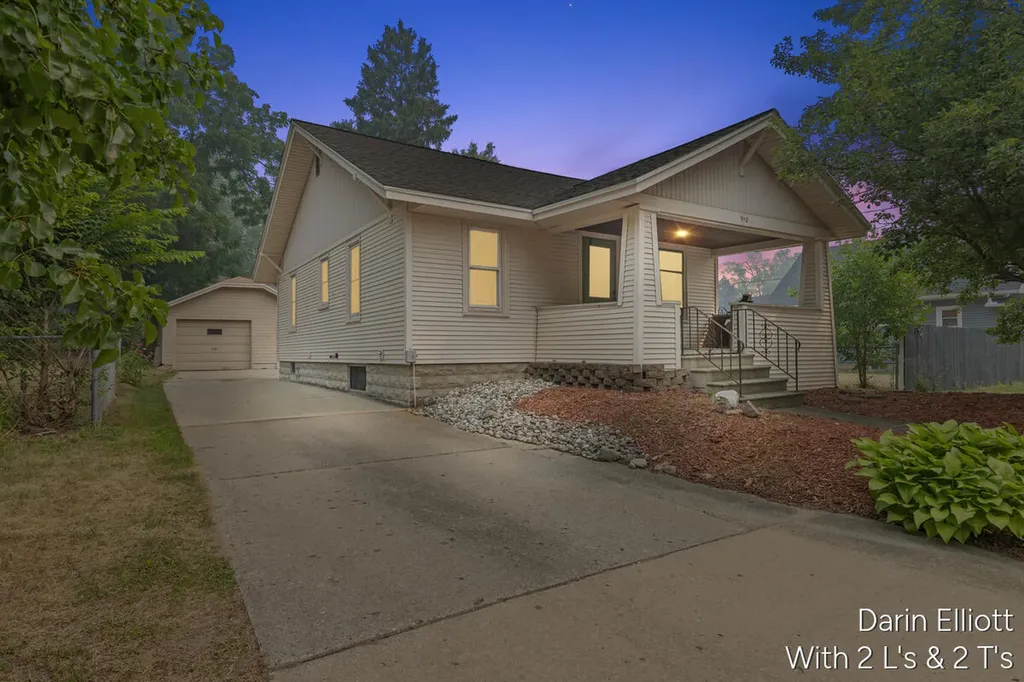910 W Lincoln Avenue Ionia City MI 48846