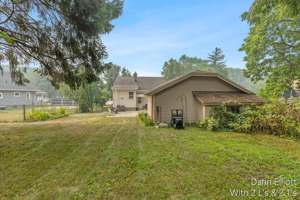 910 W Lincoln Avenue Ionia City MI 48846