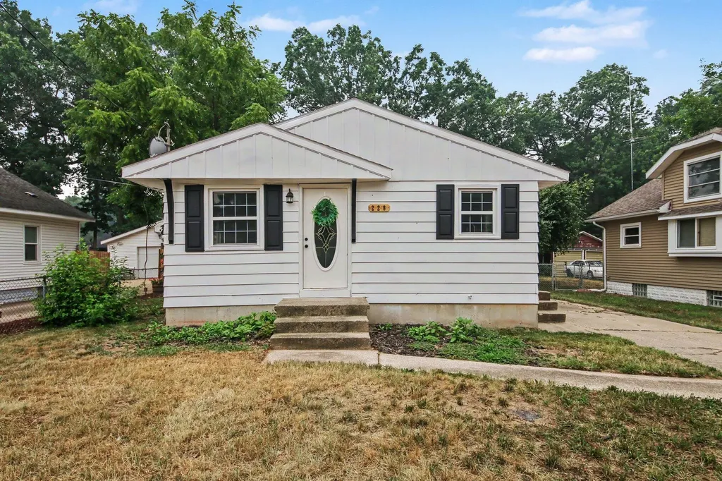 228 Jean Street SW Wyoming City MI 49548