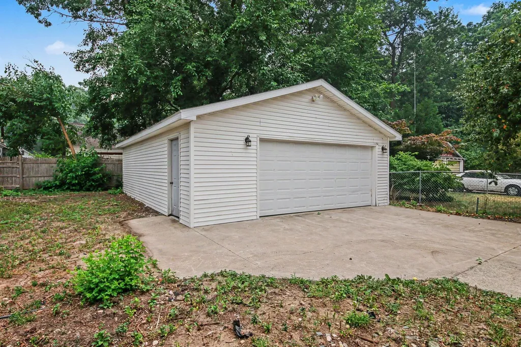 228 Jean Street SW Wyoming City MI 49548