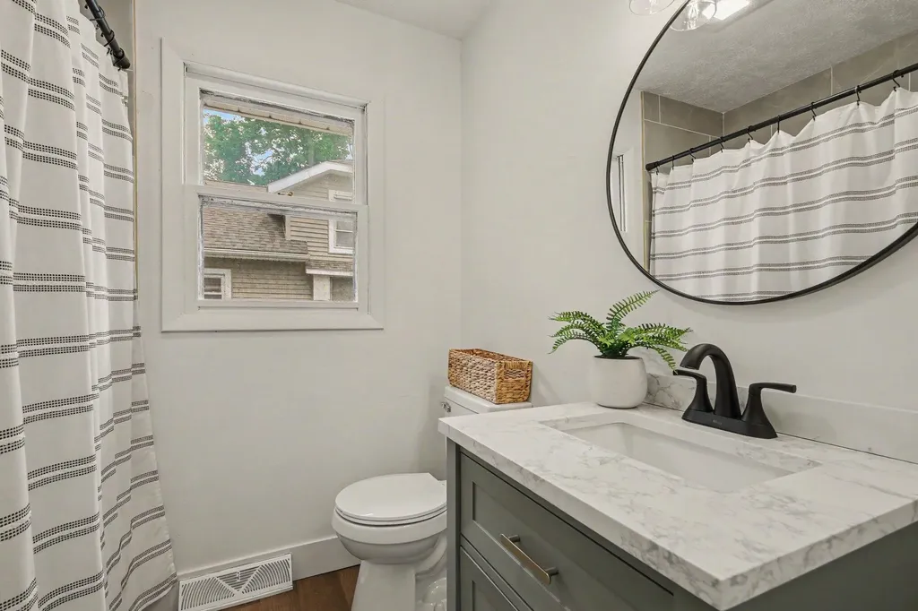 228 Jean Street SW Wyoming City MI 49548