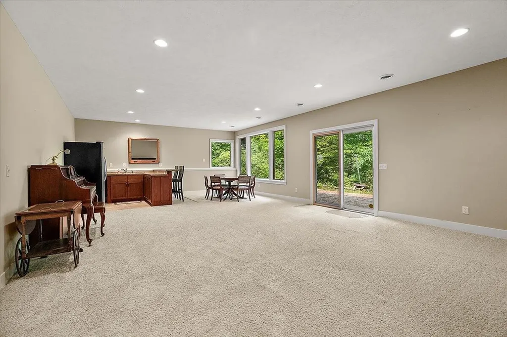 2066 Meek Drive NE Plainfield Charter Township MI 49306