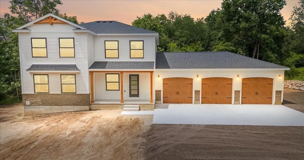 102 Mehl Street Leslie City MI 49251