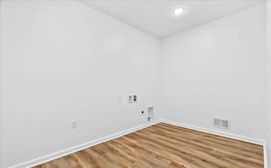 102 Mehl Street Leslie City MI 49251