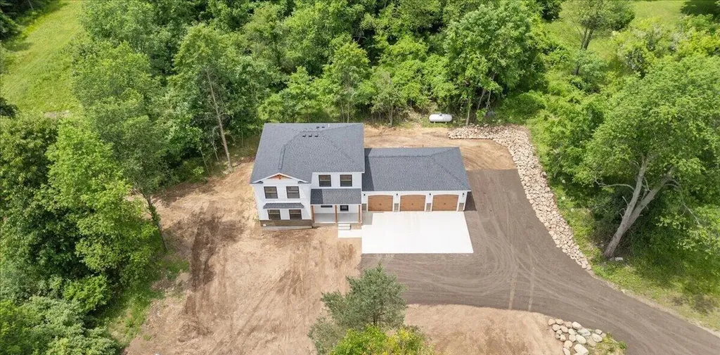 102 Mehl Street Leslie City MI 49251